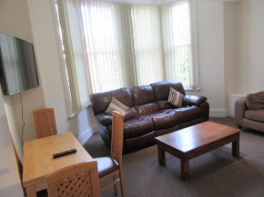  No 4 - LARGE 2 BED NEAR SEFTON PARK AND LARK LANE  Ливерпуль